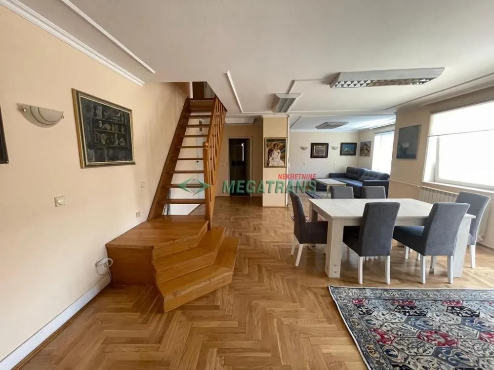 Izdavanje, četvorosoban stan, 130m², Vračar Hram, Vračar Sve Podlokacije