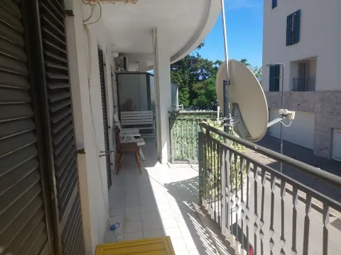 Izdavanje, dvosoban stan, 139m², Baošići, Herceg Novi - image 12