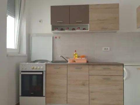 Izdavanje, dvosoban stan, 38m², Centar, Novi Sad - image 3