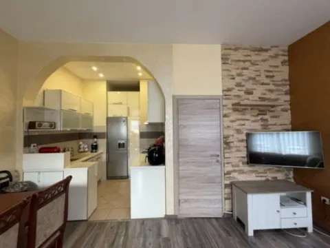 Prodaja, dvosoban stan, 65m², Centar, Bar - image 2