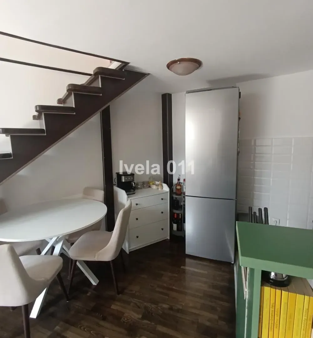 Prodaja, trosoban stan, 70m², Vojvode Vlahovica, Beograd