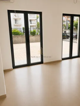 Rent, office space, 80m², Dobrota, Kotor - image 7