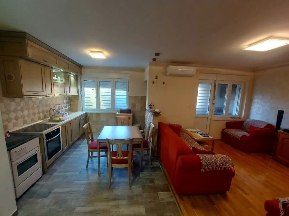 Prodaja, jednosoban stan, 56m², Centar, Nikšić