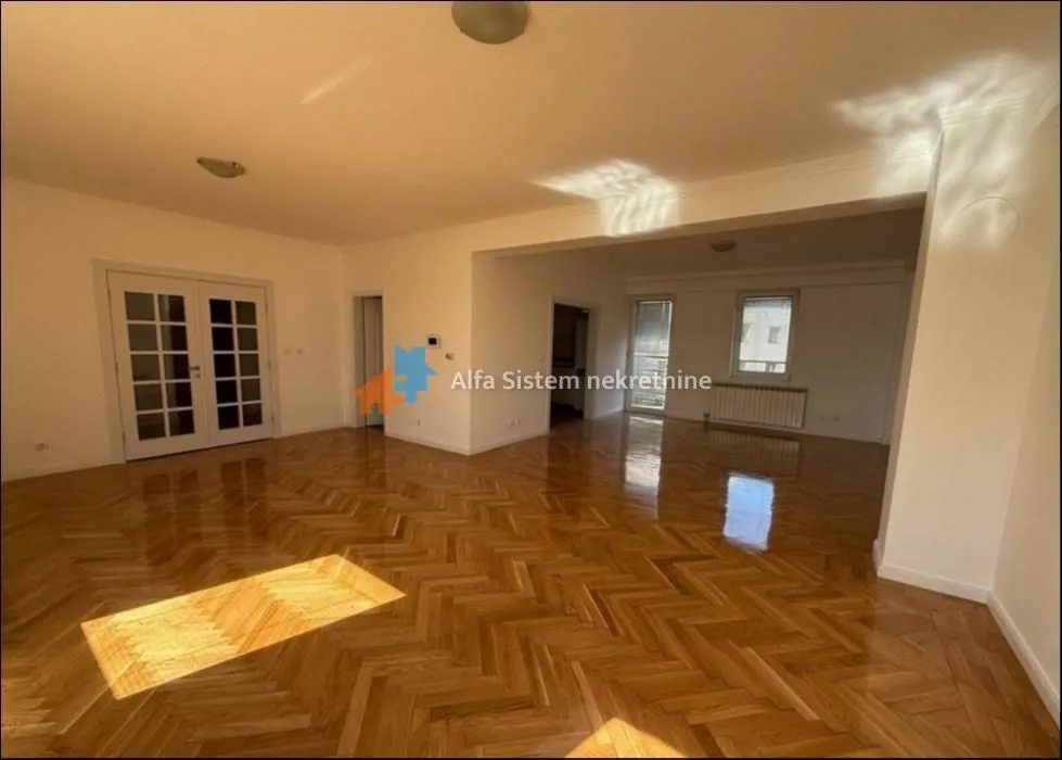 Izdavanje, četvorosoban stan, 144m², Neimar, Vračar Sve Podlokacije