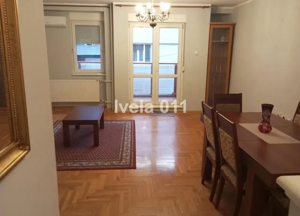 Prodaja, trosoban stan, 85m², Đeram Pijaca, Beograd
