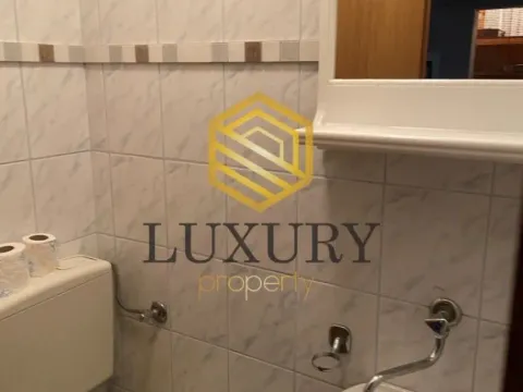 Izdavanje, dvosoban stan, 80m², Stari Aerodrom, Podgorica - image 2