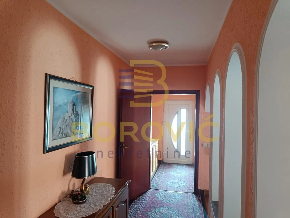 Sale, house, 220m², Sremčica, Beograd