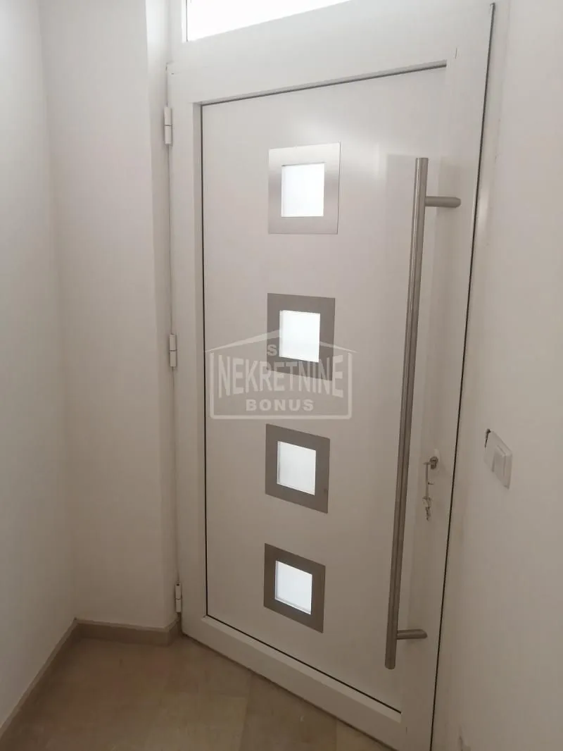 Prodaja, kuća, 229m², Kertvaroš, Subotica