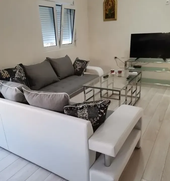 Rent, house, 40m², Stari Aerodrom, Podgorica