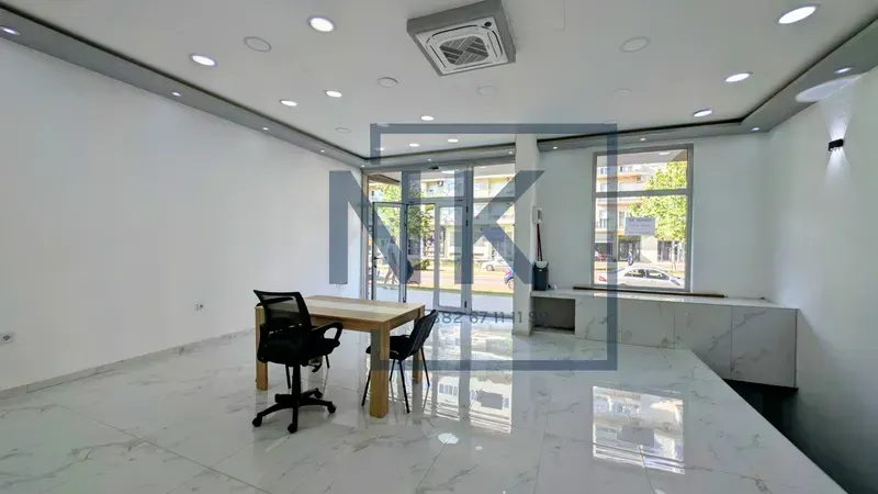 Rent, office space, 115m², Stari Aerodrom, Podgorica