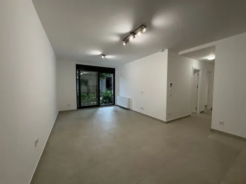 Izdavanje, poslovni prostor, 55m², Crveni Krst, Beograd - image 2