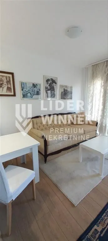 Rent, two bedroom apartment, 46m², Stari Grad, Beograd
