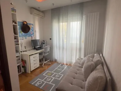 Prodaja, četvorosoban stan, 97m², Crveni Krst, Beograd - image 8