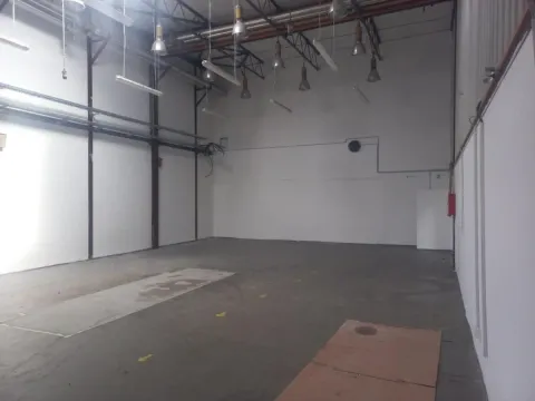 Izdavanje, poslovni prostor, 700m², Zemun Sve Podlokacije, Beograd - image 10