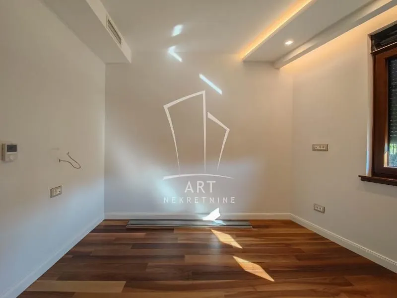 Sale, four bedroom apartment, 128m², Savski Venac, Beograd