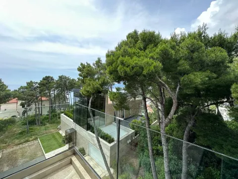 Rent, two bedroom apartment, 110m², Sveti Stefan, Budva - image 10