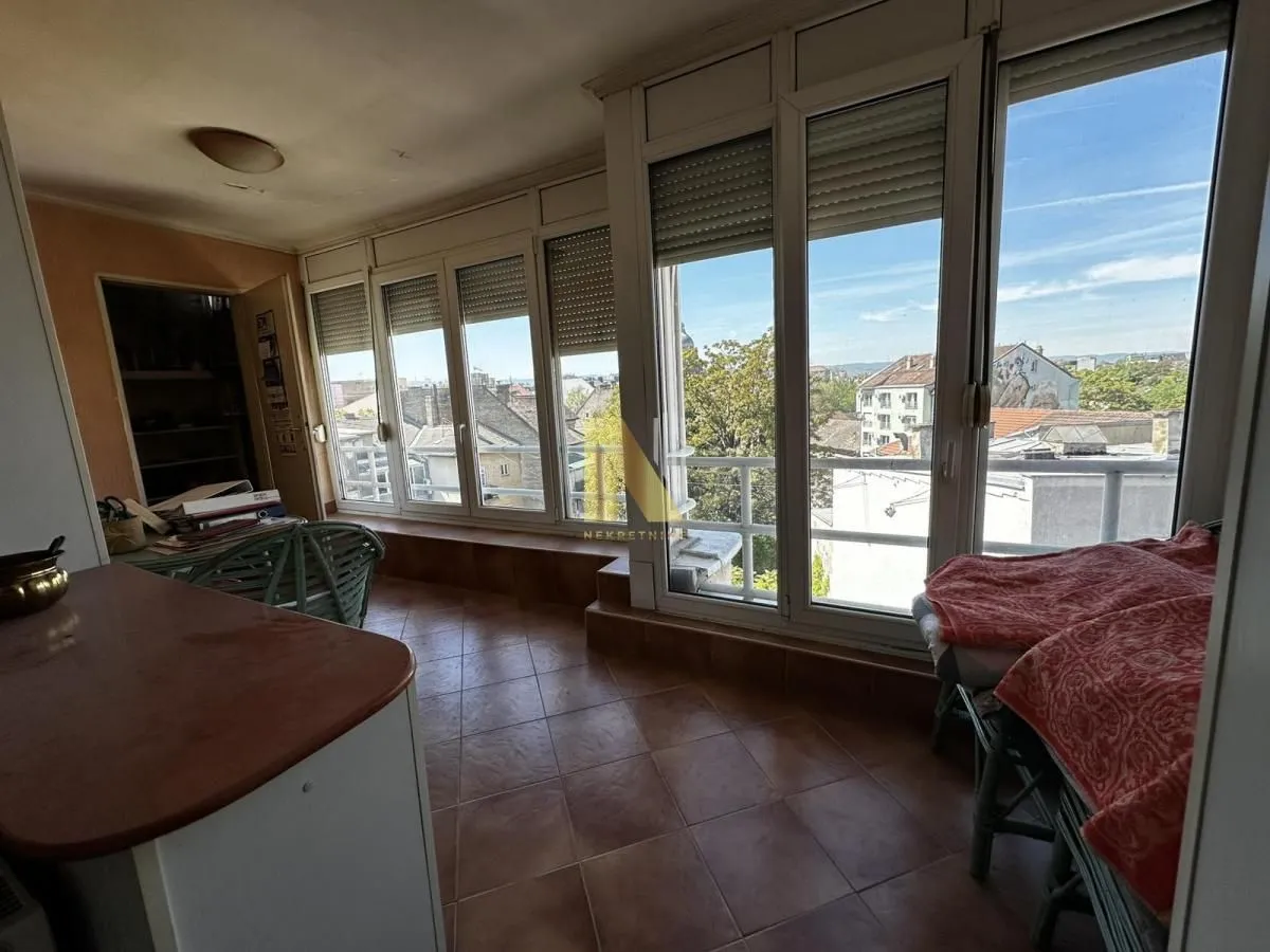 Prodaja, trosoban stan, 96m², Centar, Novi Sad