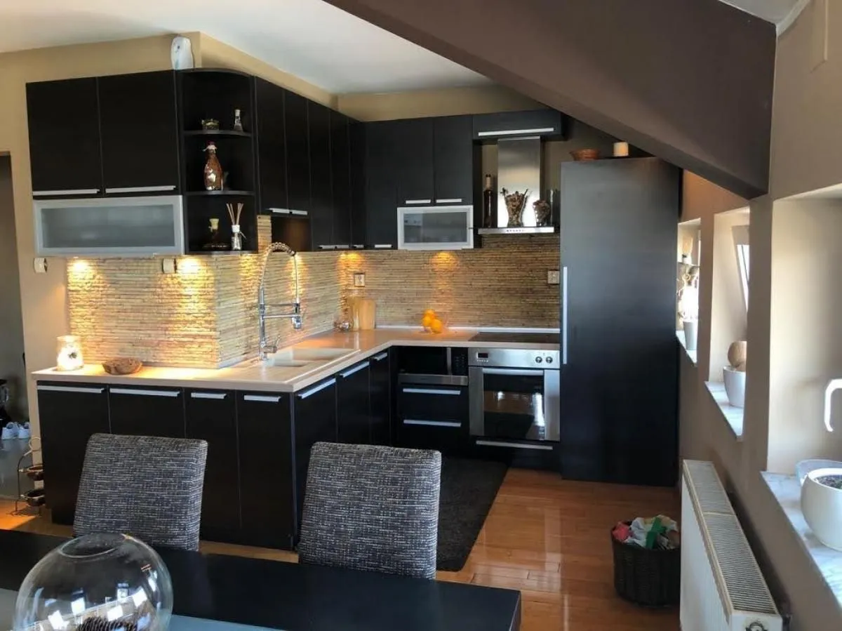Prodaja, trosoban stan, 124m², Nova Detelinara, Novi Sad Sve Podlokacije