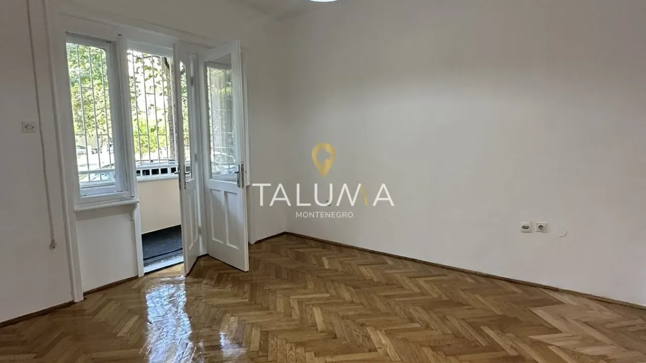 Izdavanje, jednosoban stan, 60m², Centar, Podgorica