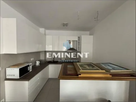 Izdavanje, trosoban stan, 73m², Kalenić Pijaca, Vračar Sve Podlokacije - image 5