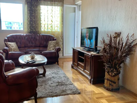 Izdavanje, jednosoban stan, 50m², City Kvart, Podgorica - image 3