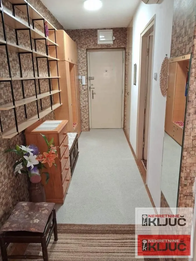 Prodaja, dvosoban stan, 58m², Centar, Novi Sad