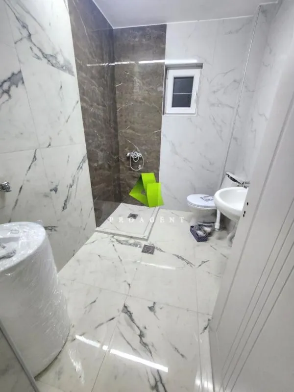 Prodaja, kuća, 204m², Crveni Krst, Niš