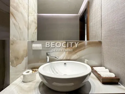 Izdavanje, četvorosoban stan, 240m², Kalenić Pijaca, Vračar Sve Podlokacije - image 14