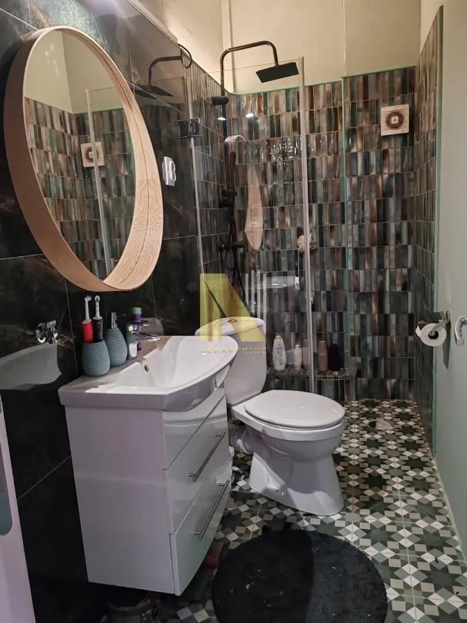 Prodaja, četvorosoban stan, 70m², Bulevar Evrope, Novi Sad Sve Podlokacije