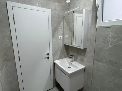 Izdavanje, poslovni prostor, 25m², Babin Do, Budva - image 8