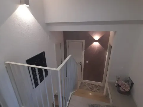 Prodaja, kuća, 147m², Stari Aerodrom, Podgorica - image 7