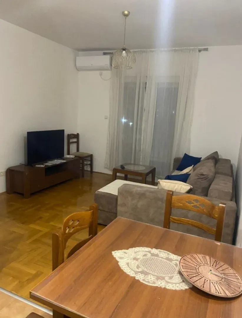 Izdavanje, jednosoban stan, 43m², Tuški Put, Podgorica