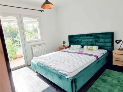 Izdavanje, kuća, 150m², Donja Lastva, Tivat - image 2