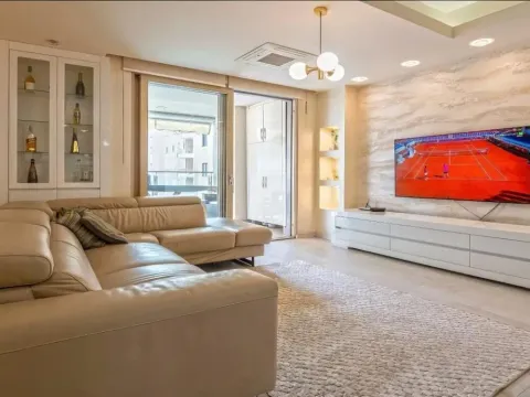 Prodaja, dvosoban stan, 80m², Budva, Crna Gora