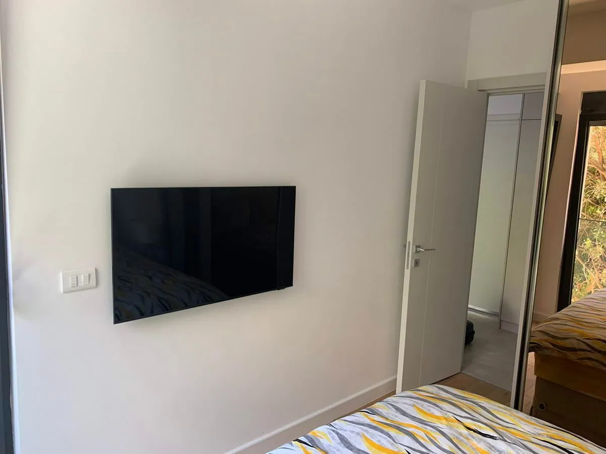 Izdavanje, jednosoban stan, 40m², Bečići, Budva