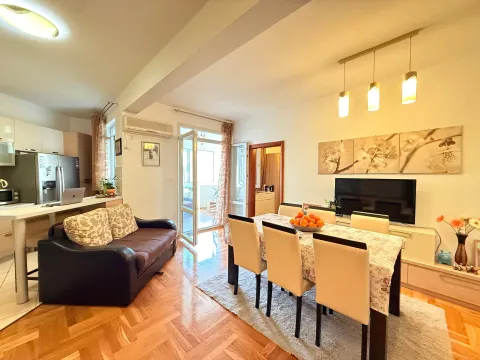 Prodaja, četvorosoban stan, 85m², Soho City, Bar - image 13