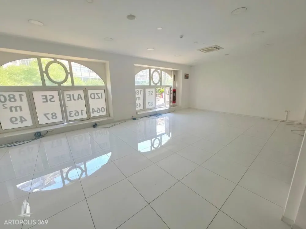 Rent, office space, 185m², Stari Grad, Beograd