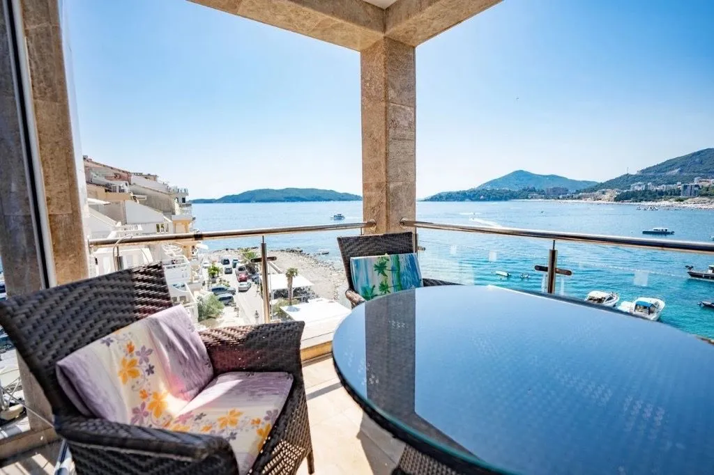 Prodaja, dvosoban stan, 93m², Rafailovići, Budva