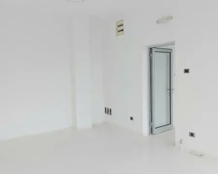 Izdavanje, poslovni prostor, 46m², Južni Bulevar, Vračar Sve Podlokacije - image 8