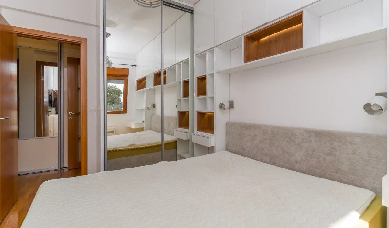 Izdavanje, dvosoban stan, 70m², Gorica C, Podgorica