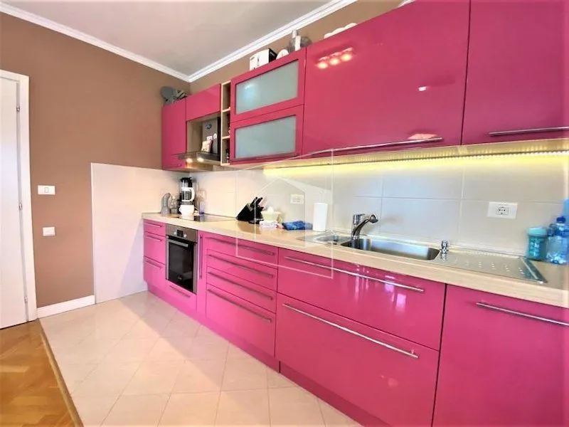 Rent, apartment, 88m², City Kvart, Podgorica