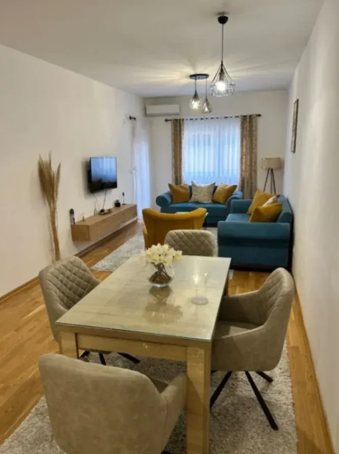 Izdavanje, dvosoban stan, 70m², Tuški Put, Podgorica