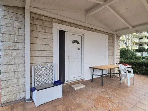 Sale, two bedroom apartment, 86m², Petrovac, Budva - image 2