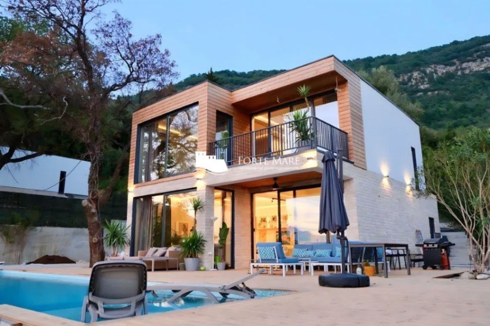Prodaja, kuća, 114m², Tivat, Crna Gora