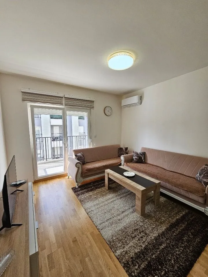 Izdavanje, jednosoban stan, 50m², Stara Varoš, Podgorica