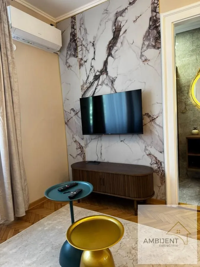 Rent, one bedroom apartment, 24m², Stari Grad, Beograd