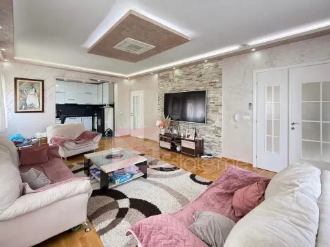 Prodaja, kuća, 260m², Gornja Gorica, Podgorica - image 9