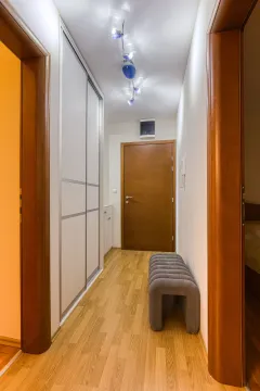 Sale, two bedroom apartment, 70m², Bečići, Budva - image 22