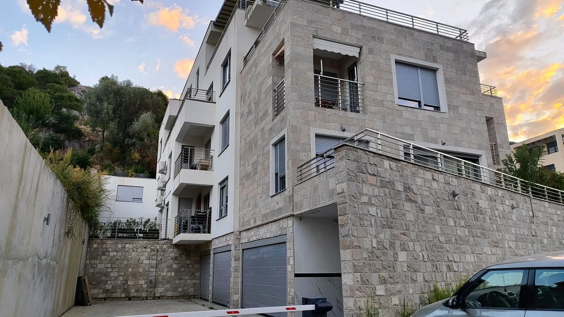Sale, parking/garage, 16m², Pod Kuk, Tivat