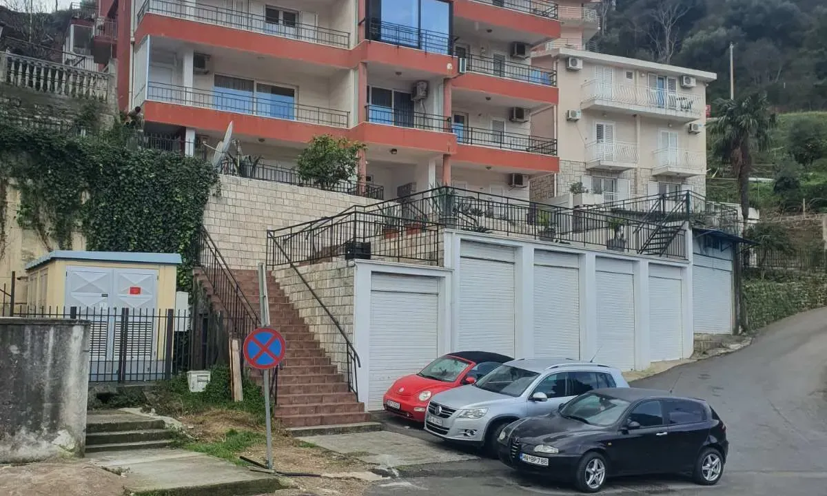 Sale, two bedroom apartment, 60m², Gospoština, Budva